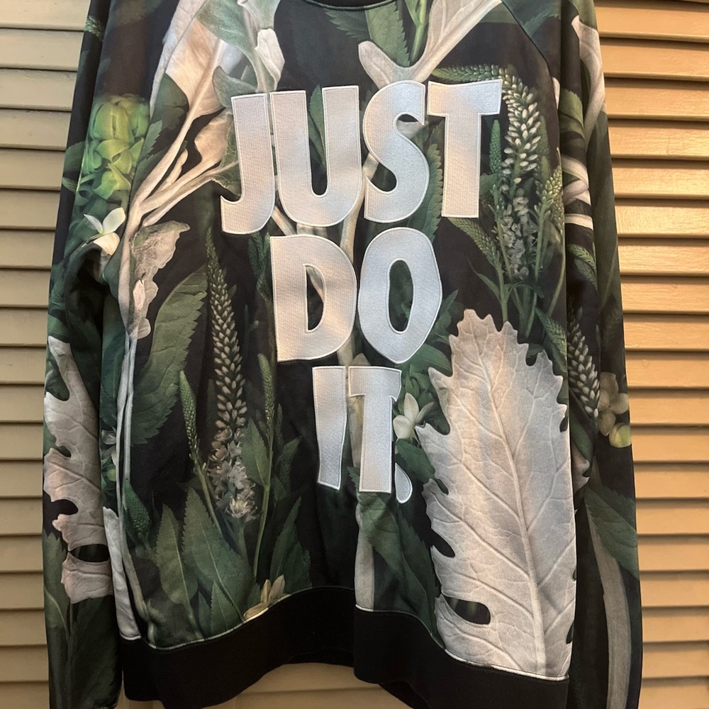 Nike Camouflage Print Crewneck Sweatshirt